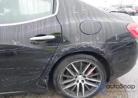 2015 Maserati Ghibli z USA, uszkodzony, nr VIN ZAM57XSAXF1146405